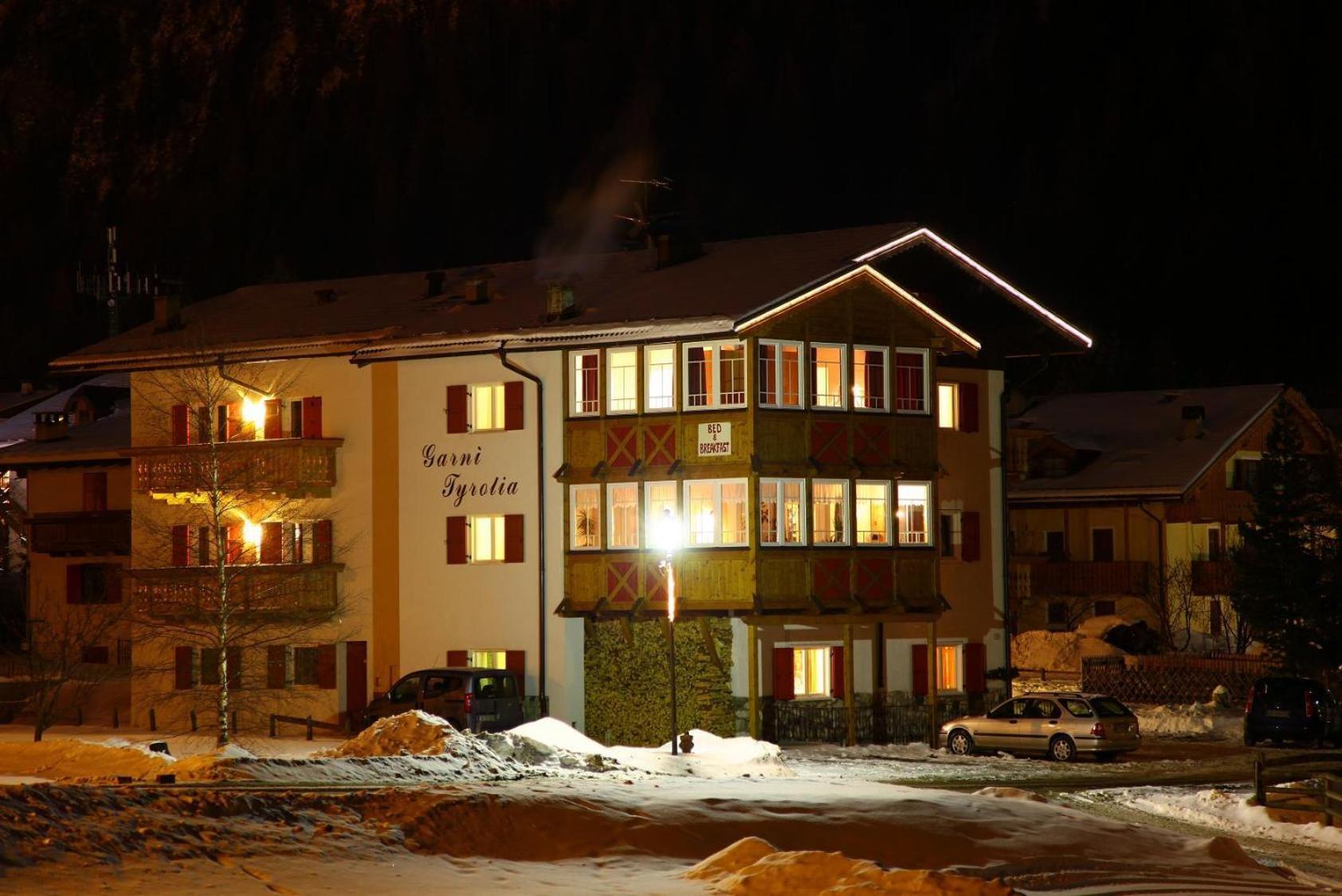 Garni Tyrolia Otel Campitello di Fassa Dış mekan fotoğraf