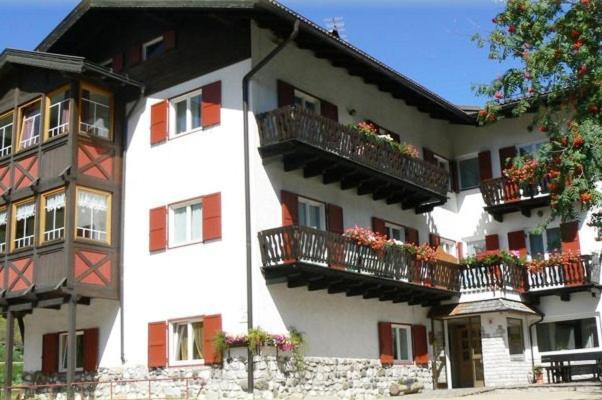 Garni Tyrolia Otel Campitello di Fassa Dış mekan fotoğraf