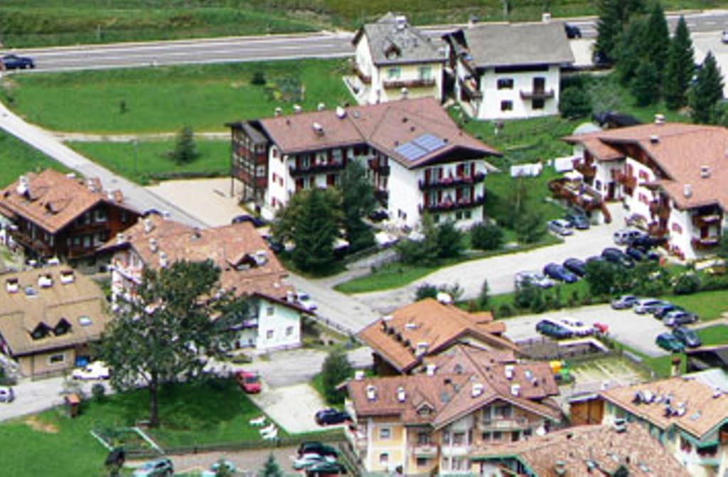 Garni Tyrolia Otel Campitello di Fassa Dış mekan fotoğraf