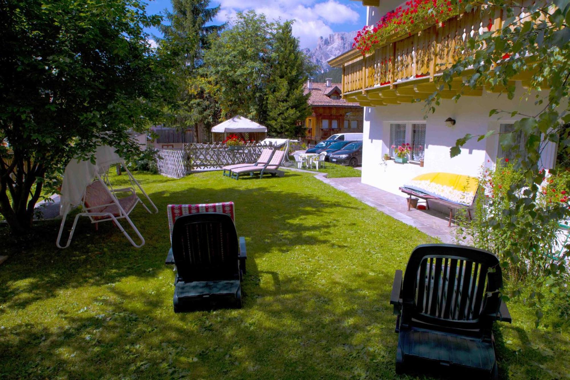 Garni Tyrolia Otel Campitello di Fassa Dış mekan fotoğraf