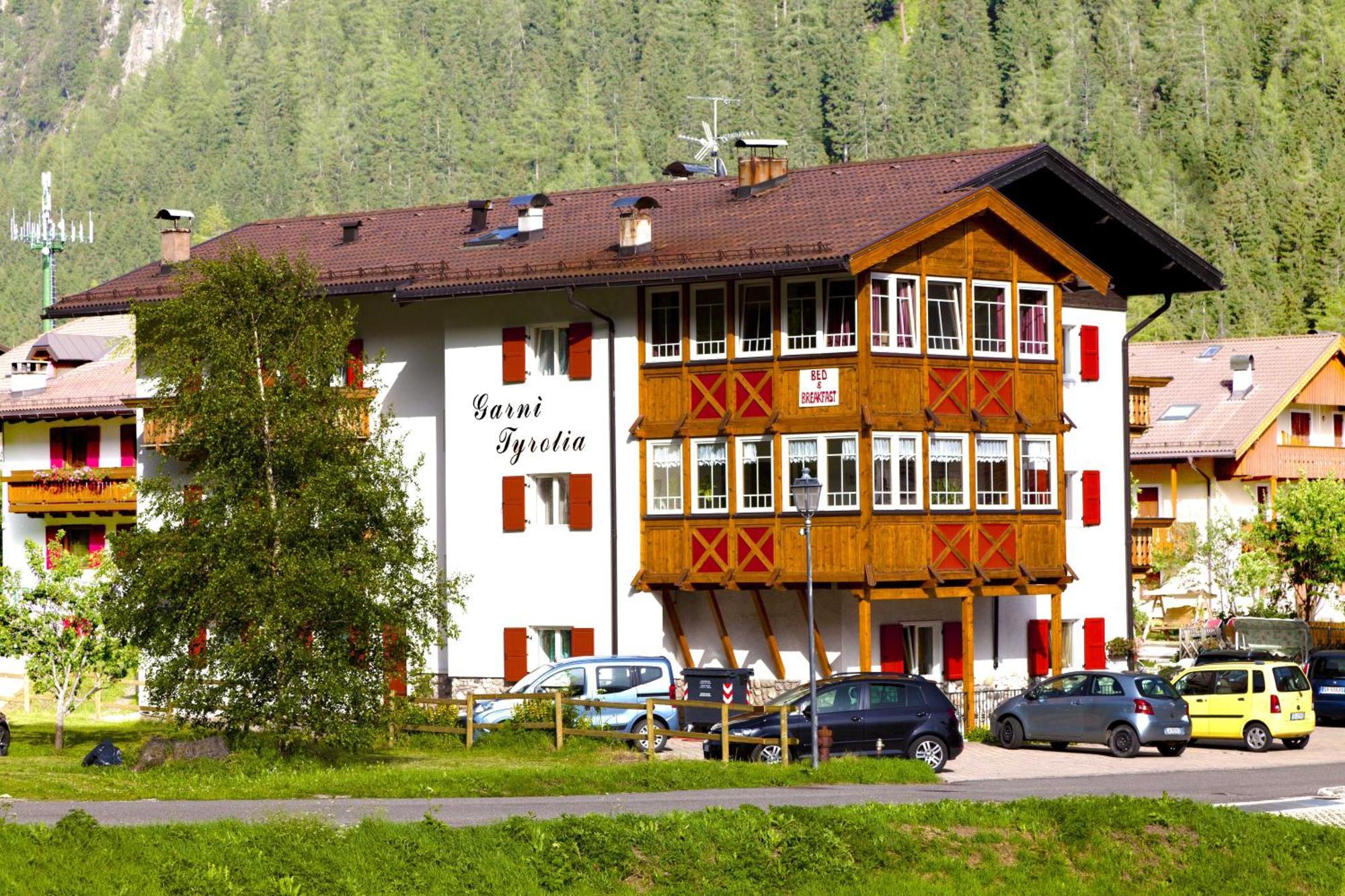 Garni Tyrolia Otel Campitello di Fassa Dış mekan fotoğraf