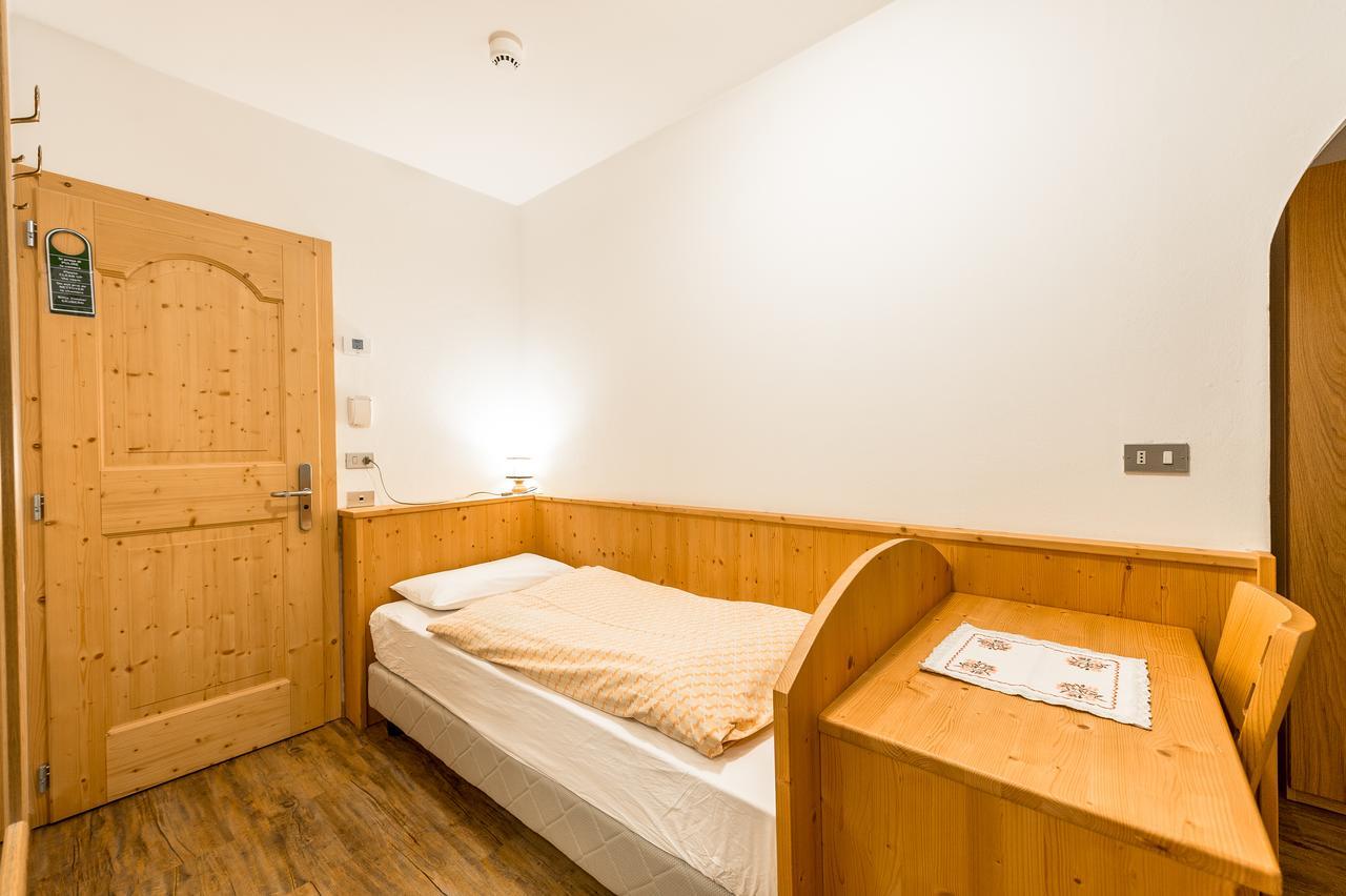Garni Tyrolia Otel Campitello di Fassa Dış mekan fotoğraf