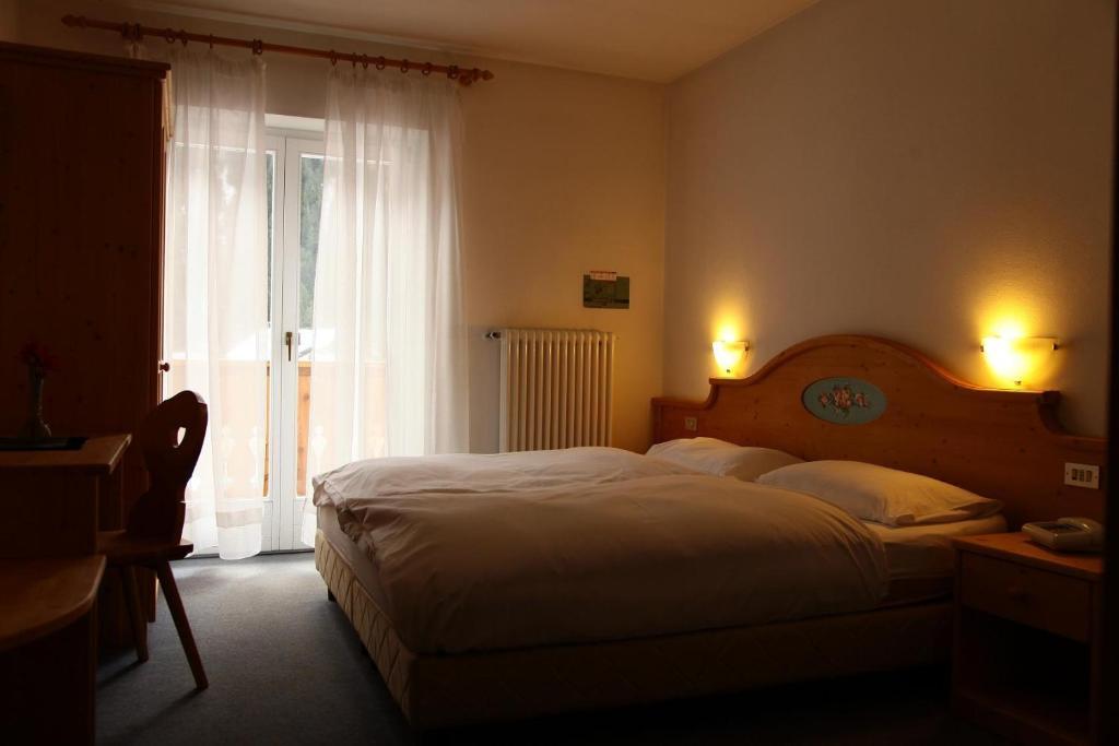 Garni Tyrolia Otel Campitello di Fassa Oda fotoğraf
